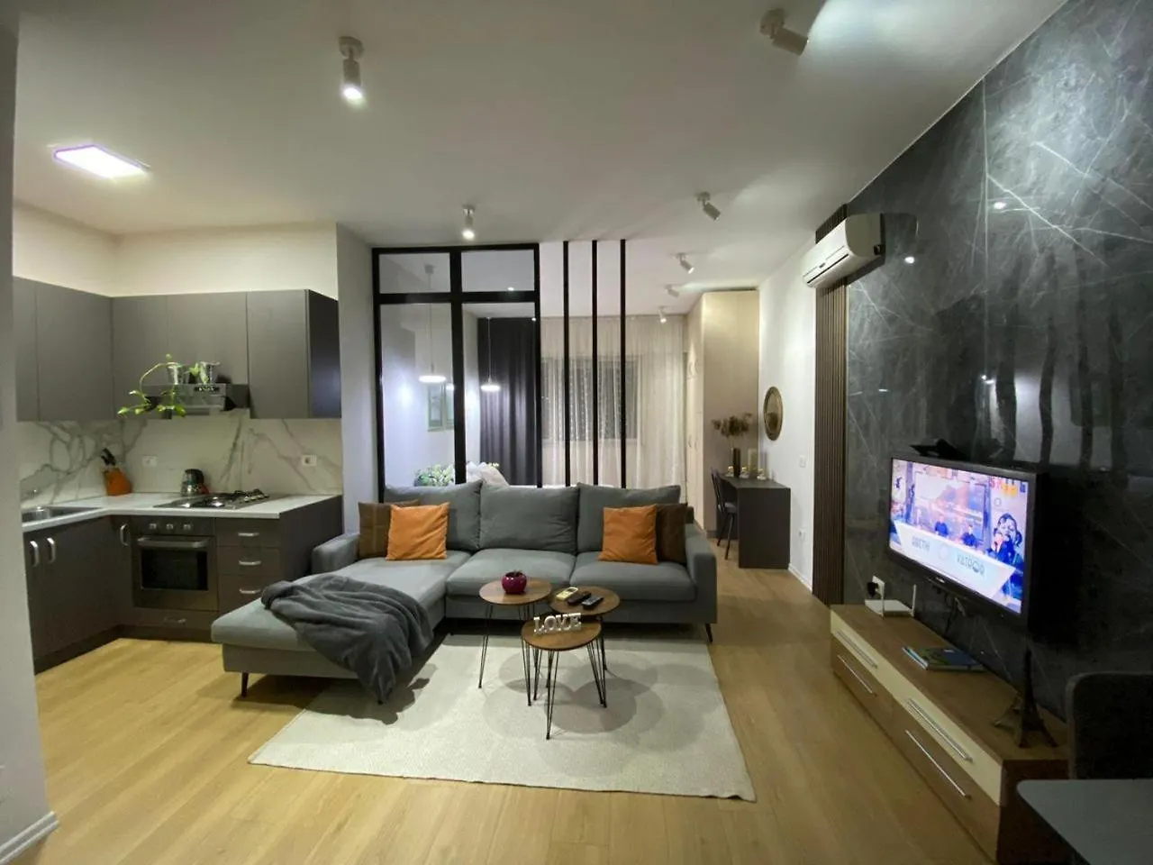 Kristal Center, Studio,Near Artificial Lake Tirana Apartment